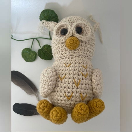 בובת ינשוף חכם סרוגה בעבודת יד