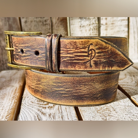 חגורת עור בגוון חום עשיר בעבודת יד