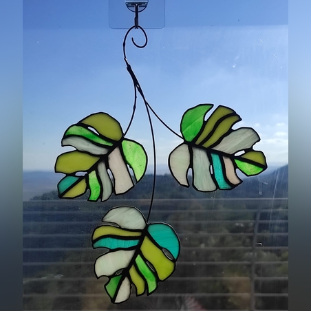 מובייל זכוכית ויטראז' בגווני ירוק ואפור בעבודת יד