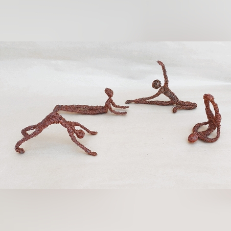 יוגה- פסלונים מחוטי מתכת בעבודת יד