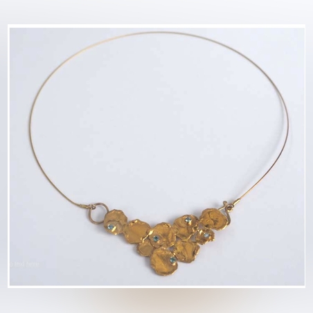 שרשרת עיגולי זהב 14 קראט משובצים באבני אקווה מרין