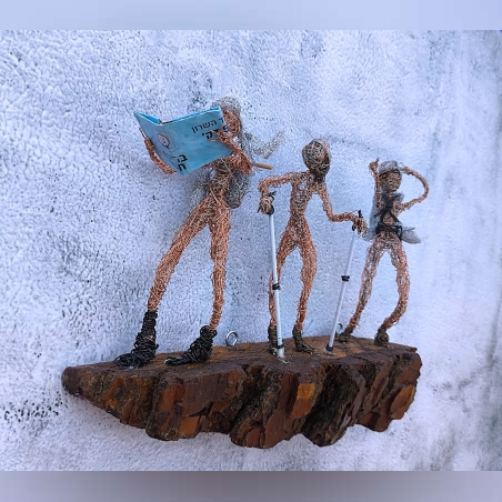 לטיול יצאנו- פסל מחוטי מתכת בעבודת יד