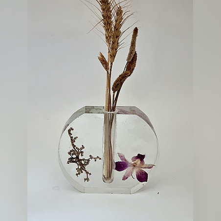 אגרטל מאפוקסי עם מבחנה משולב עם פרחים מיובשים