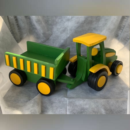 טרקטור עם עגלה מעץ בעבודת יד ירוק וצהוב