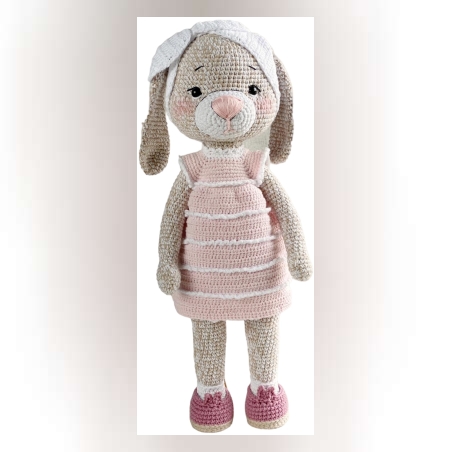 בובת ארנבת סרוגה בשמלה ורודה וסרט