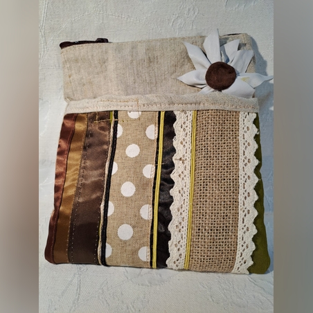 תיק מעוצב לכל מטרה בגוון קרם