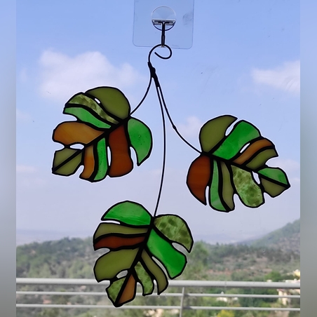 מובייל זכוכית ויטראז' בגווני ירוק וחום בעבודת יד