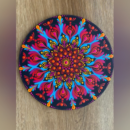 מנדלת האש- אקריל על עץ בעבודת יד