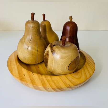 קערת פירות חרוטים מעצי ארצנו בעבודת יד