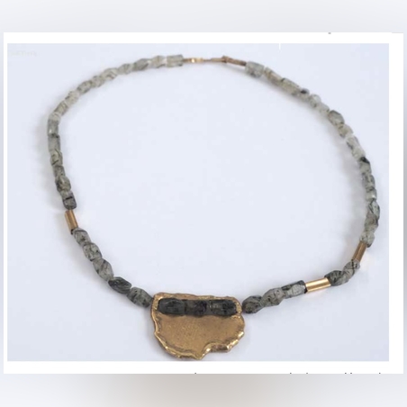 תליון זהב 14 קראט עם חרוזי קוורץ רוטיל מאורכים