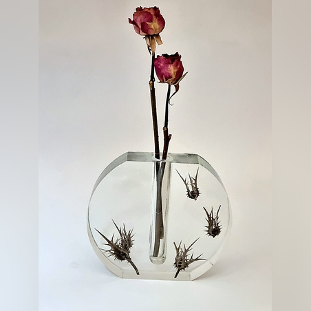 אגרטל מאפוקסי עם מבחנה משולב עם פרחים מיובשים