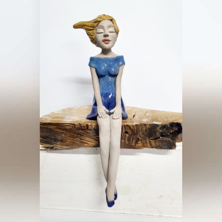 פסל אישה יושבת - 3