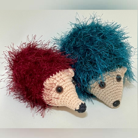 משפחת קיפודי- זוג בובות סרוגות בעבודת יד