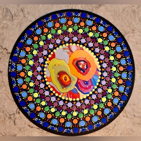 מנדלה מצוירת על תקליט - פרחי אביב