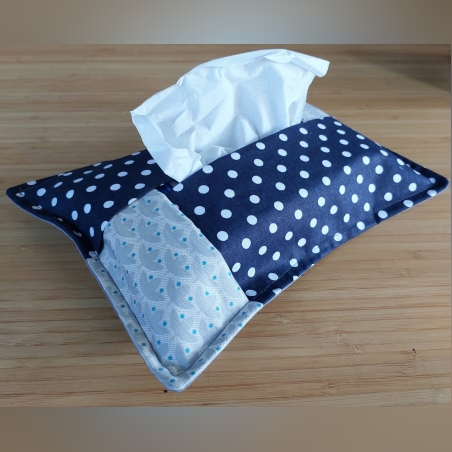 נרתיק שולחני מעוצב לטישיו בעבודת יד