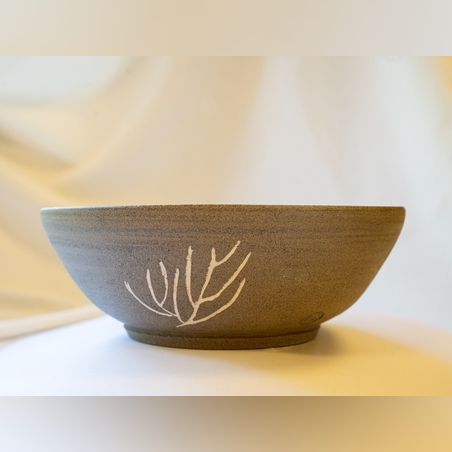 קערת סלט מעוטרת