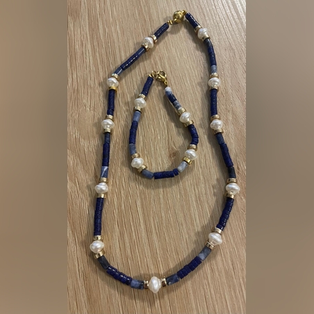 הים הכחול - שרשרת וצמיד מחרוזים כחולים, פנינים וזהובים