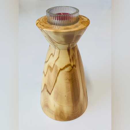 פמוט חרוט מעץ זית בגימור שלאק בעבודת יד