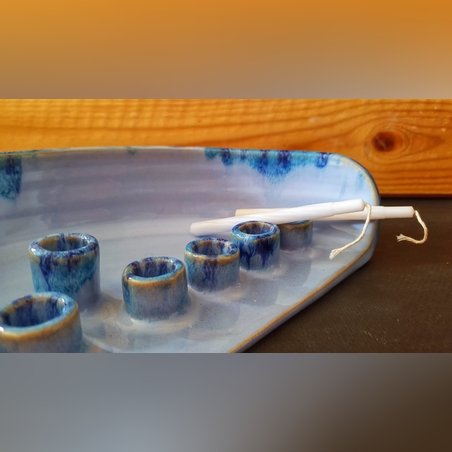 חנוכייה עבודת יד מקרמיקה בצבעים תכלת כחול