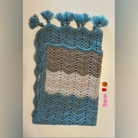 שמיכת עגלה יפייפיה לתינוק.ת עם פרנזים