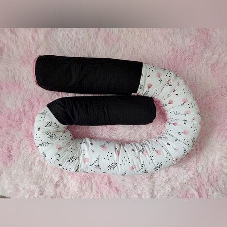 נחשוש מגן ראש למיטה מעוצב בעבודת יד