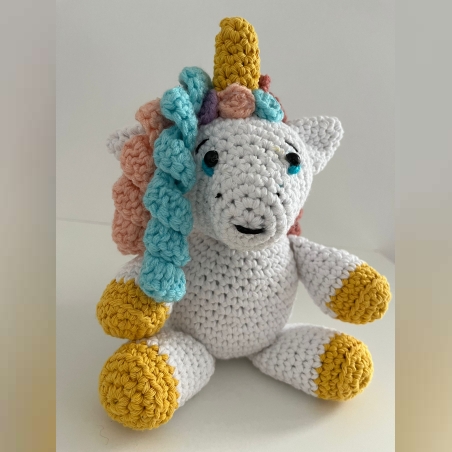 בובה חד קרן פוקי