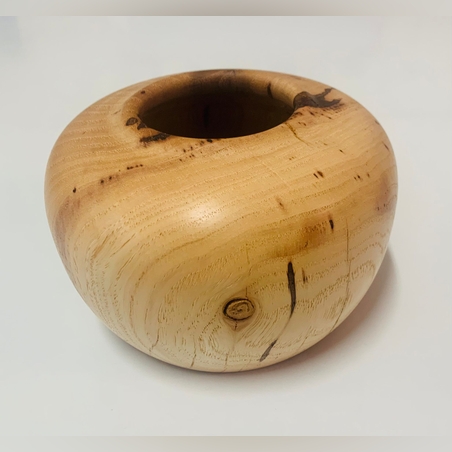 אגרטל עץ רחב חרוט מעץ פקאן בעבודת יד