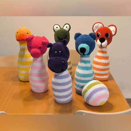 באולינג חיות שמח וצבעוני סרוג בעבודת יד