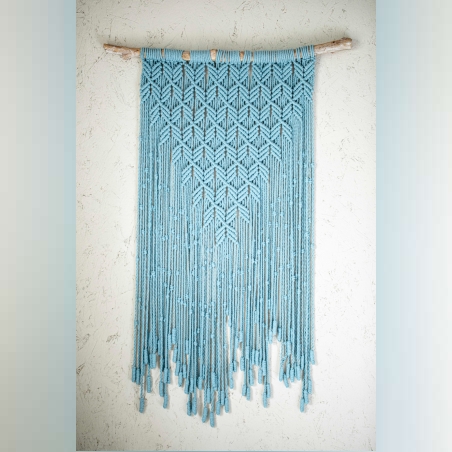 יצירת מקרמה לקיר בעבודת יד בצבע כחול ג'ינס