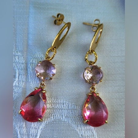 עגילי טיפה ורודים מעוצבים