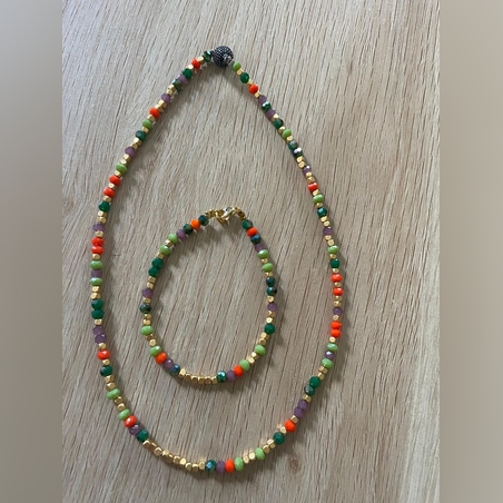 הקשת- שרשרת וצמיד מחרוזים במגוון צבעים עזים