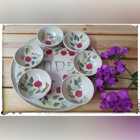 צלחת פסח מקרמיקה בעבודת יד.