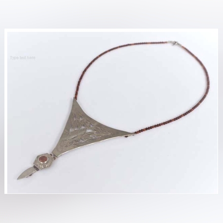 שרשרת משולש כסף מקושט בחריטות וניסורים