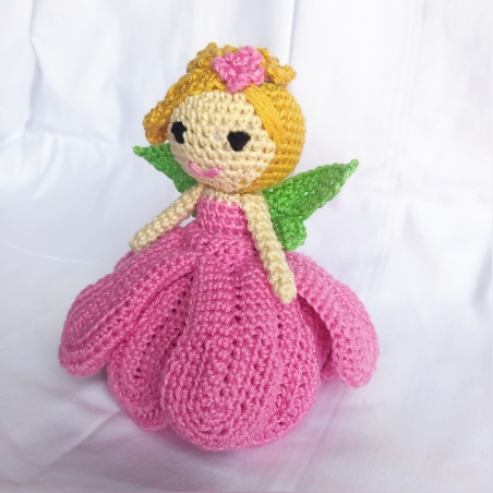 טנסה- בובה אצבעונית סרוגה בעבודת יד