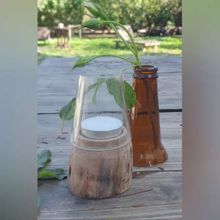 פמוט בעבודת יד מענף טבעי וזכוכית ממוחזרת בצורת קונוס