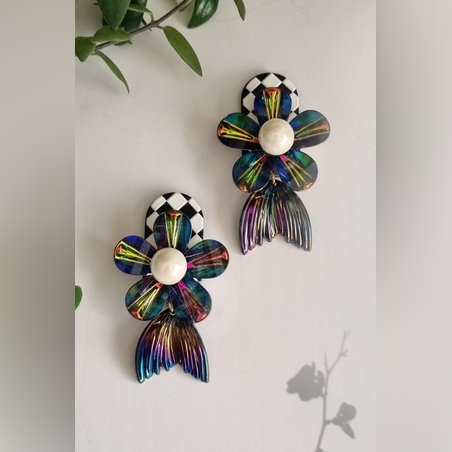 עגילי ריפלקשן מעוצבים