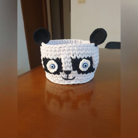 סלסלה סרוגה דובי פנדה מחוטי טריקו בעבודת יד