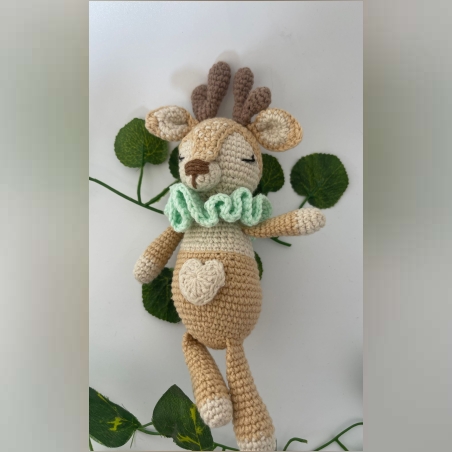 בובת במבי ישן סרוגה בעבודת יד