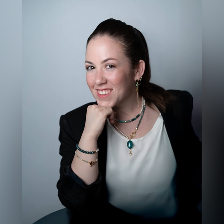 סתיו מזכרון יעקב יוצרת בחרוזים