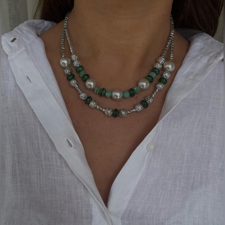 שרשרת כפולה כסופה בשילוב ירוקים