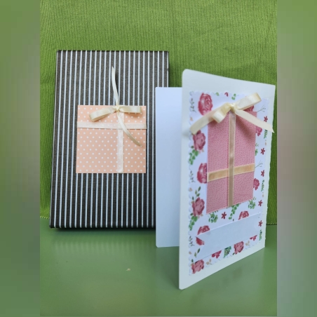 מארז  בקופסא של 5 כרטיסי ברכה ומעטפות