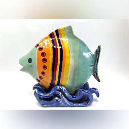 דג מעל הגלים