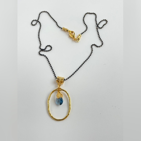 שרשרת תליון בשילוב אבן סברובסקי כחולה