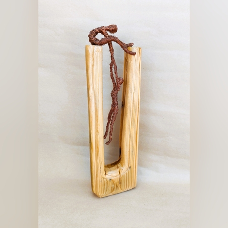 תלוי בך- פסל מחוטי מתכת בעבודת יד