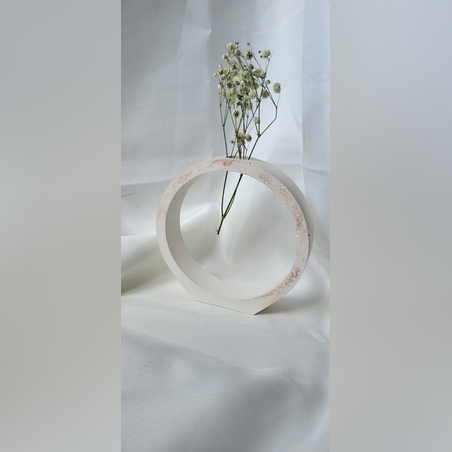 ואזה עגולה מבטון