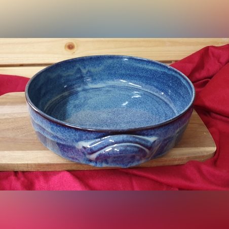 תבנית קרמיקה בעבודת יד עם גלזורה כחולה מדהימה