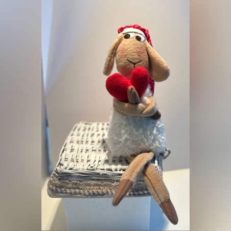 בובת כיבשה לבנה מהממת בעבודת יד