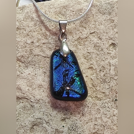 תליון טרפז עשוי זכוכית בעבודת יד