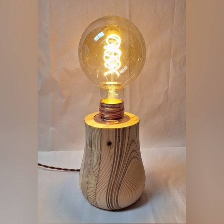 מנורת שולחן/אוירה מעץ מלא בעבודת יד (אורן ועץ לבוד)