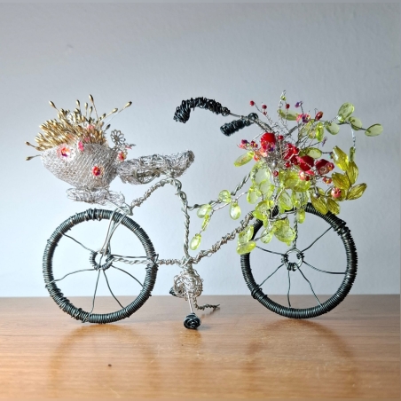 אופניים- פסל מחוטי מתכת בעבודת יד